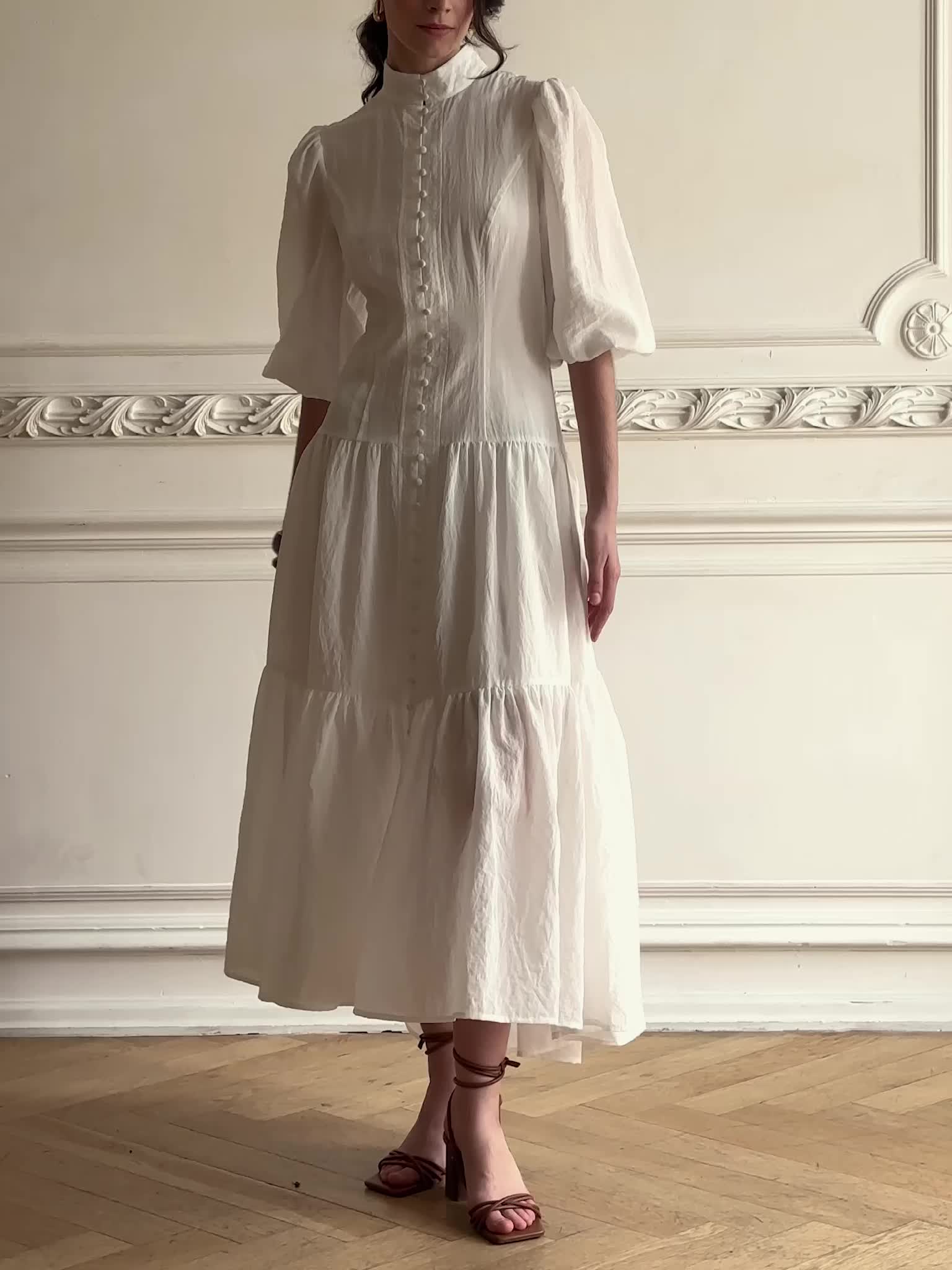 Lightweight midi dress in textured fabric with voluminous sleeves ...